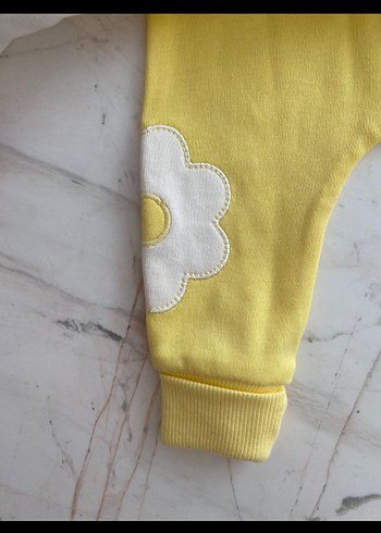 Sarı Nakışlı Bebek Kız Kıyafet Seti - Görsel 4