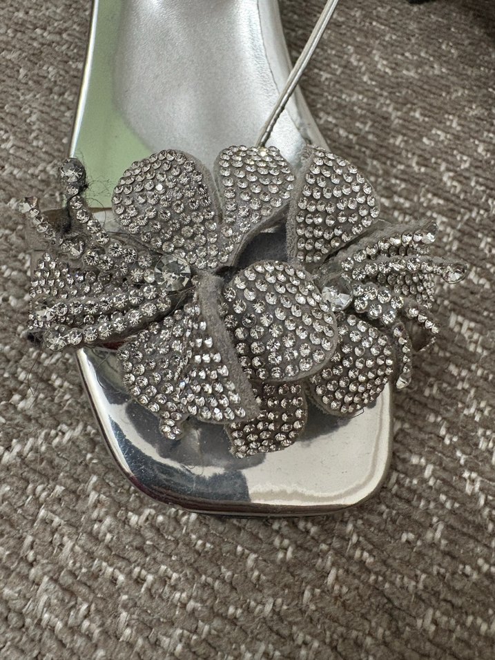 Gri Çiçekli Tokalı kız çocuk - Görsel 3