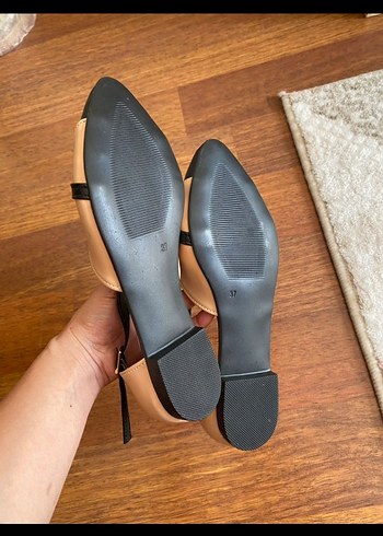 Zara Bej Siyah Kadın Babet