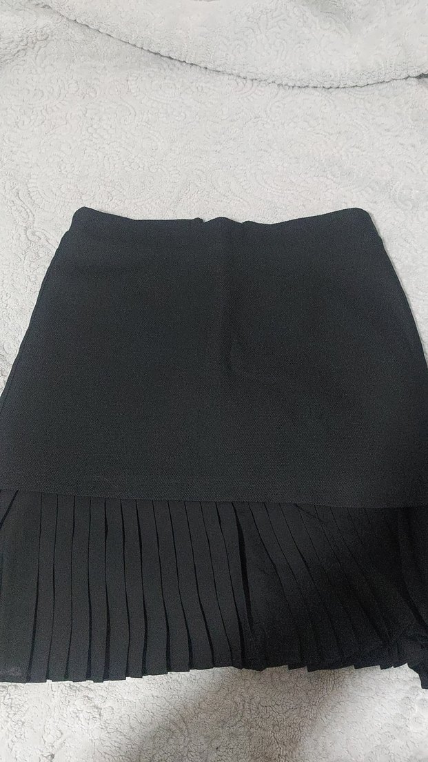 Şık Siyah Pileli Mini Etek — görsel 2/4