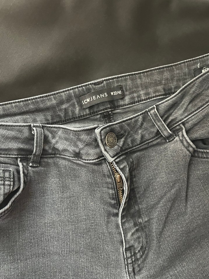 Gri Yıkamalı Dar Kesim Jean — görsel 3/5