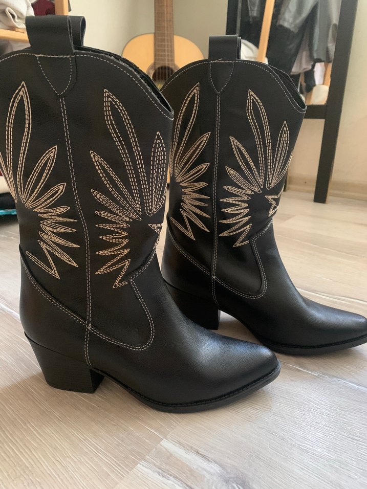 Siyah Nakışlı Kadın Deri Kovboy Çizmesi - Görsel 4