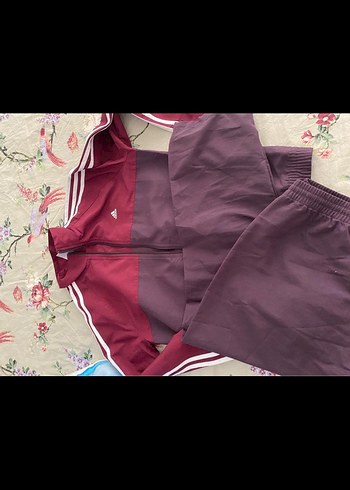 Adidas 
Bordo Kadın Fermuarlı Eşofman Takımı - Görsel 3