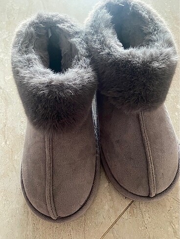 Oysho gri ugg
