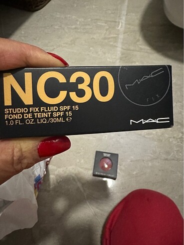Mac Studıo fix fluıd spf 15 fondöten