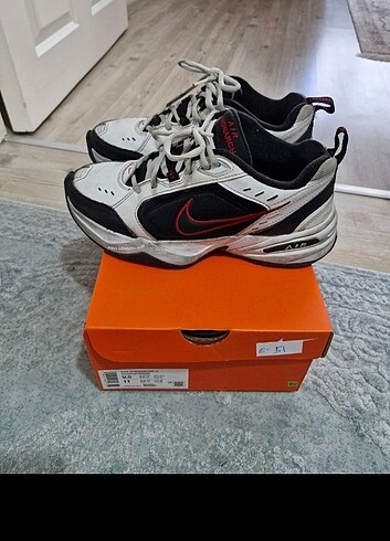 40 Beden beyaz Renk Nike spor ayakkabı 