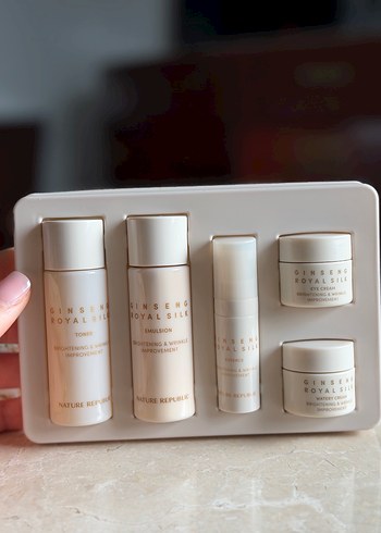 Nature Republic Ginseng Royal Silk Cilt Bakım Seti - Görsel 2