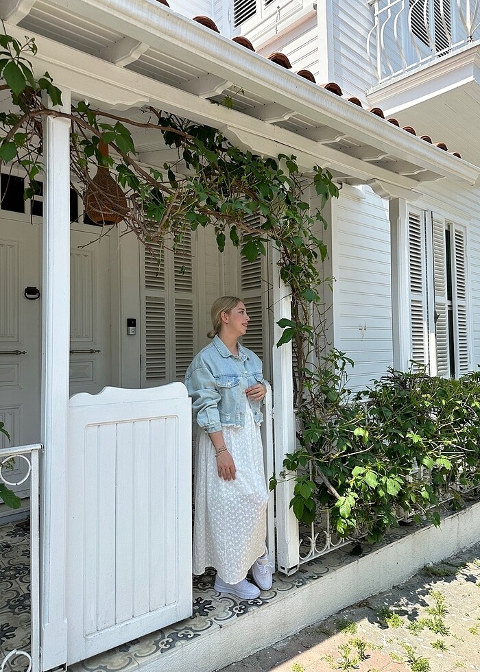 Beyaz elbise - Görsel 2