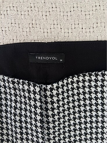 xs Beden Trendyol ekoseli pantolon