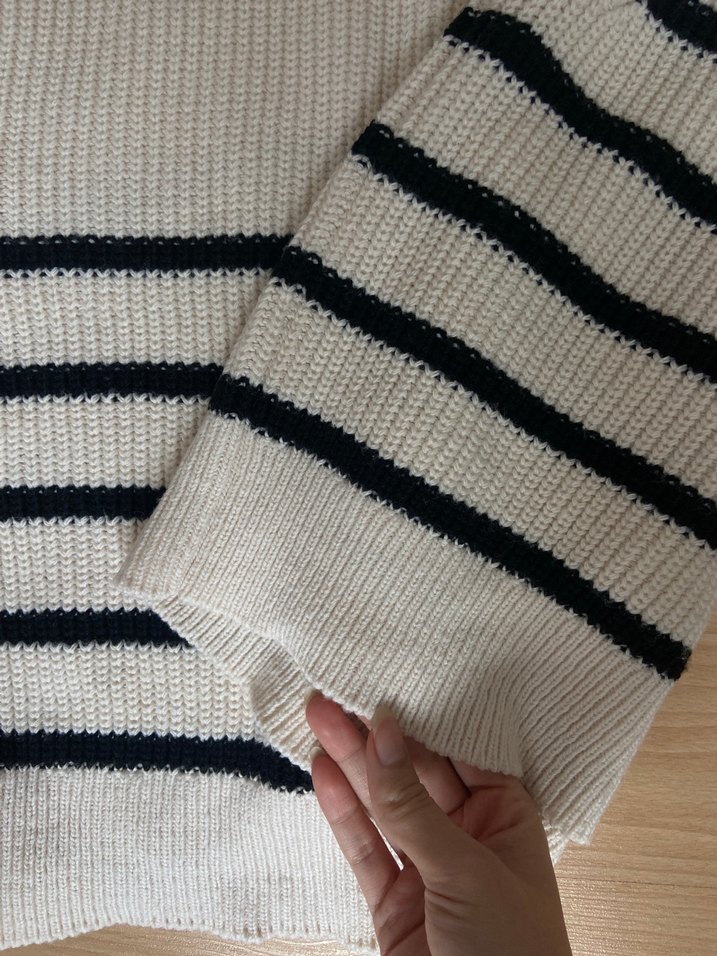 Fermuarlı çizgili triko süveter - Görsel 4