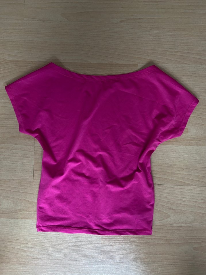 Sırtı açık tişört - Görsel 4