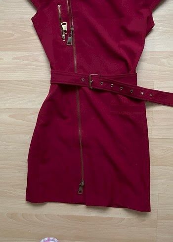 Bordo kemerli kısa elbise - Görsel 3