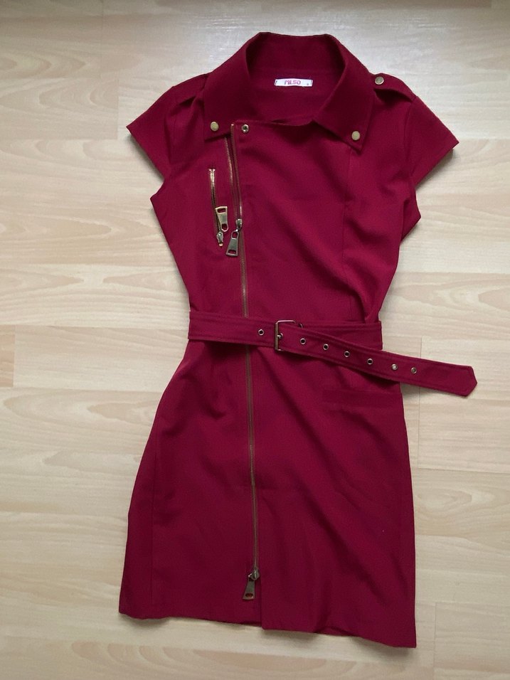 Bordo kemerli kısa elbise - Görsel 2