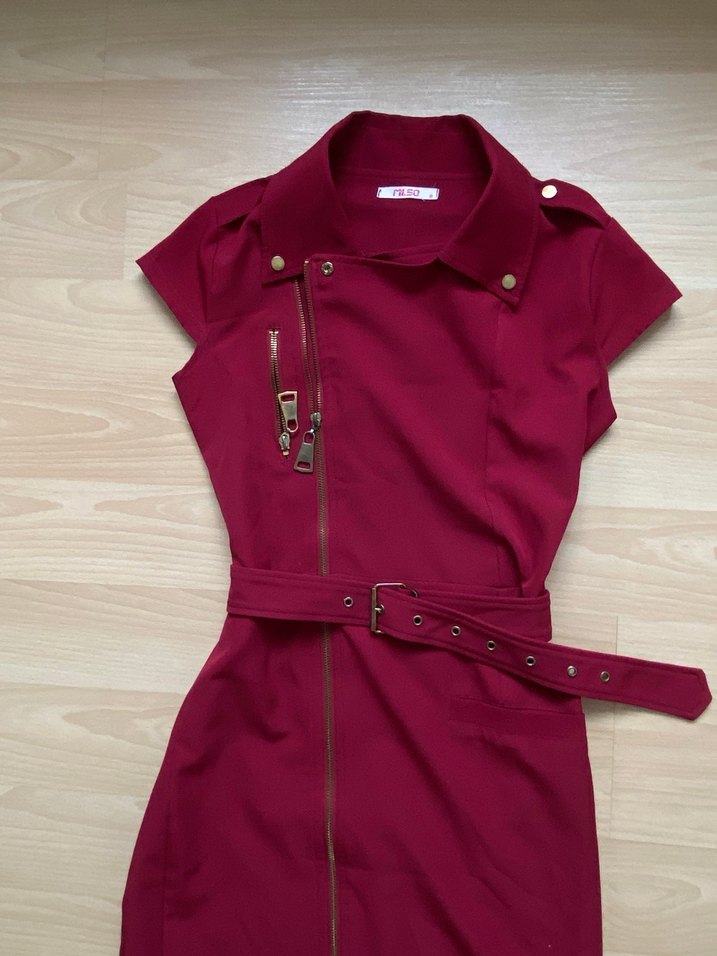 Bordo kemerli kısa elbise - Görsel 4