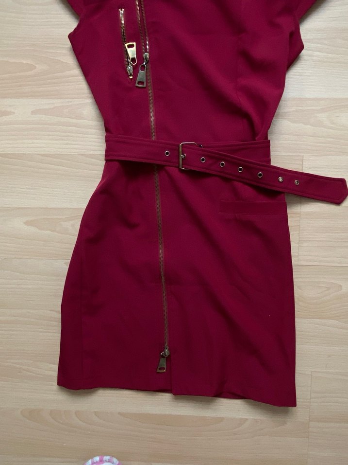 Bordo kemerli kısa elbise - Görsel 3