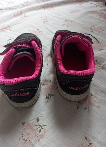 22 Beden Adidas yepyeni 22 no