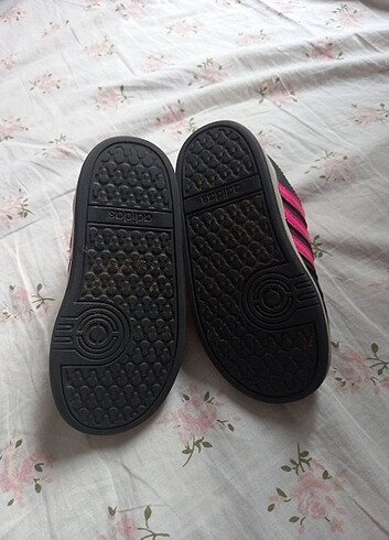 22 Beden siyah Renk Adidas yepyeni 22 no