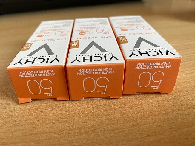 Beden Vichy capital soleil tinted spf50 güneş kremi 3mL