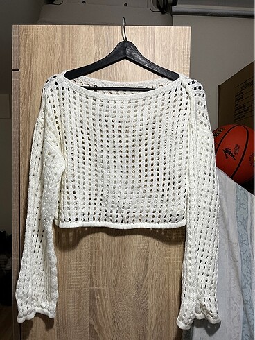 Ekru crop kazak