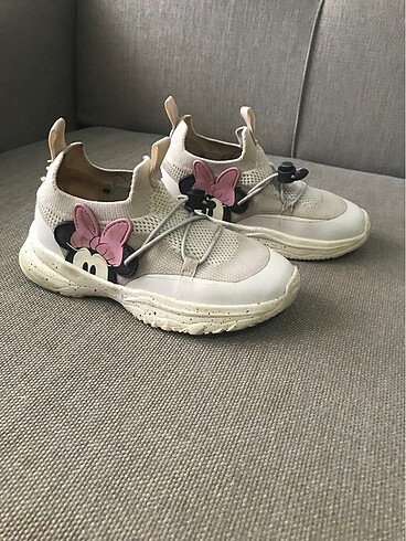 Zara Zara Minnie Mouse spor ayakkabı 26 numara