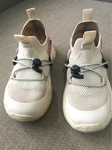 Zara Minnie Mouse spor ayakkabı 26 numara - Görsel 5