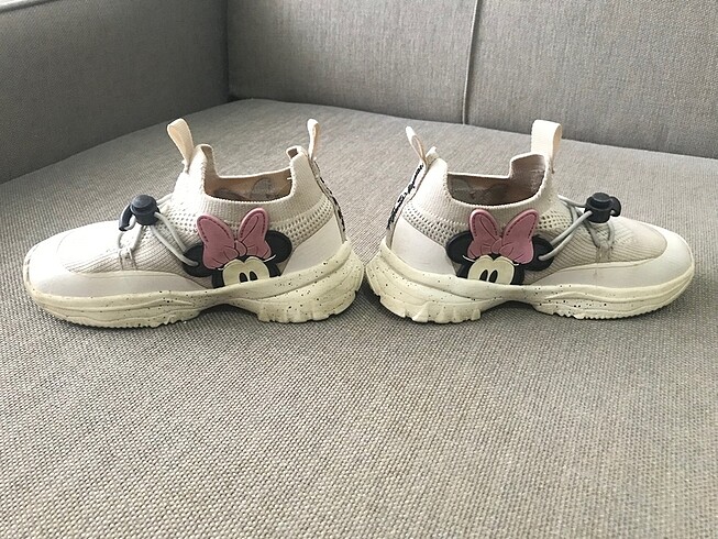 Zara Minnie Mouse spor ayakkabı 26 numara - Görsel 6