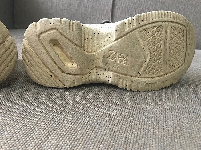 Zara Minnie Mouse spor ayakkabı 26 numara - Görsel 10