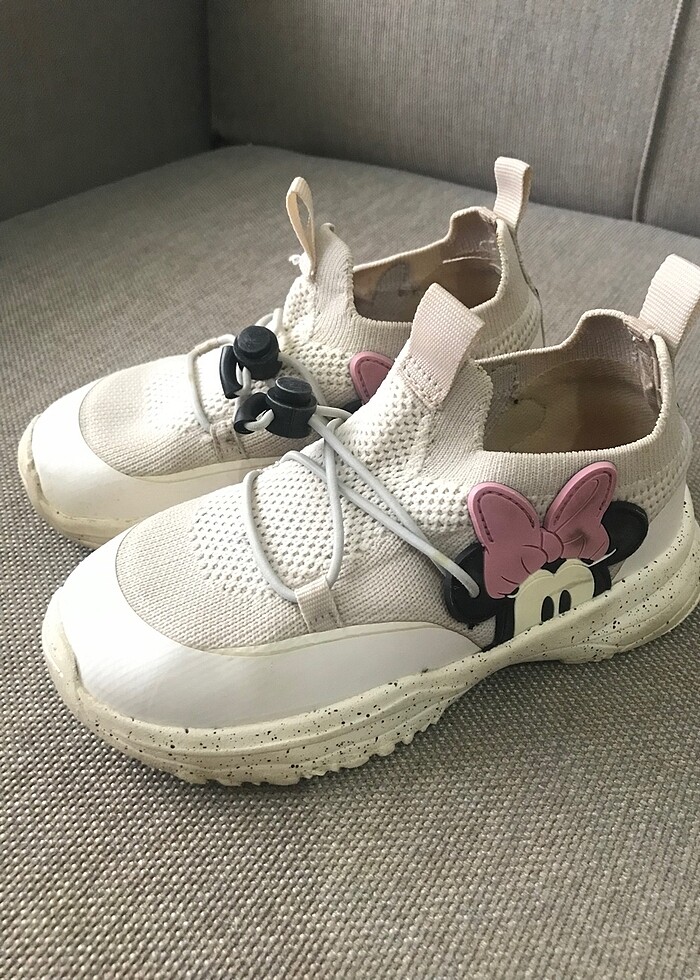 Zara Minnie Mouse spor ayakkabı 26 numara - Görsel 4