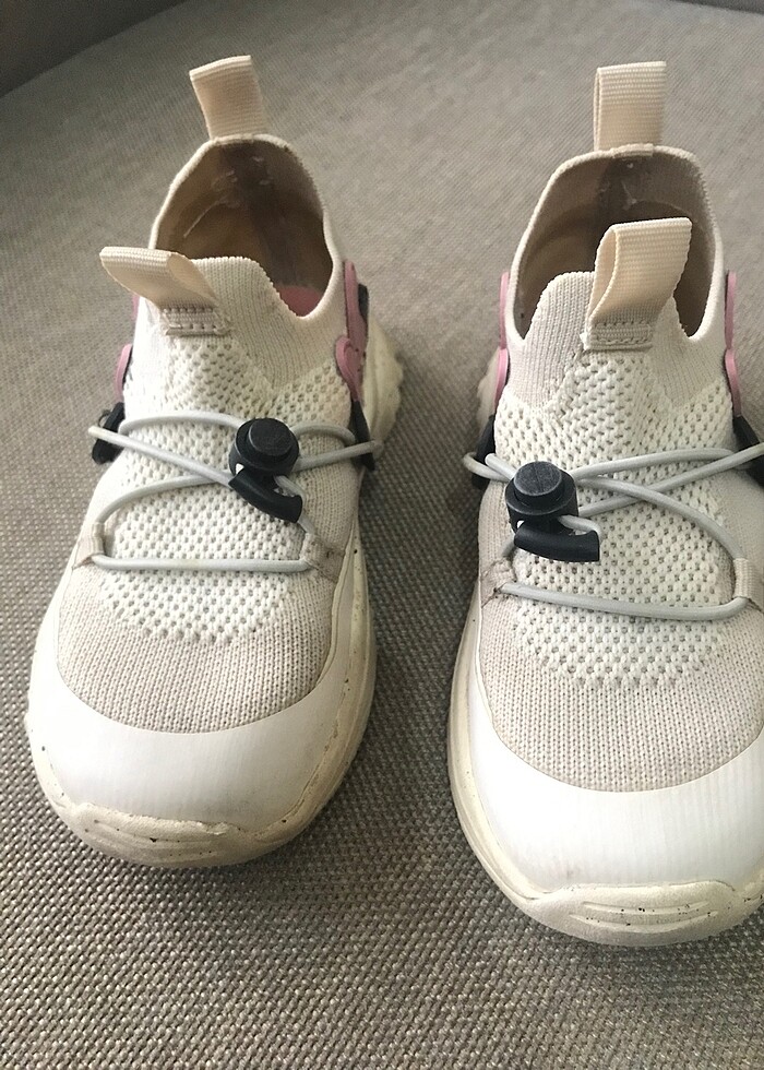 Zara Minnie Mouse spor ayakkabı 26 numara - Görsel 5