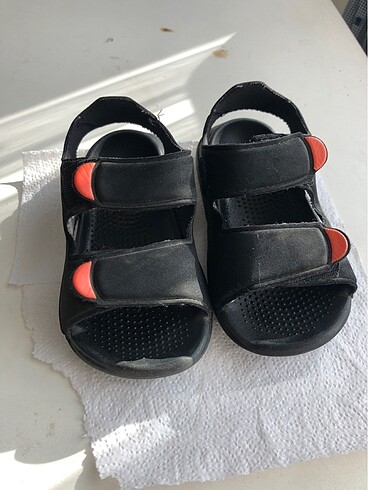 Adidas 26 numara sandalet