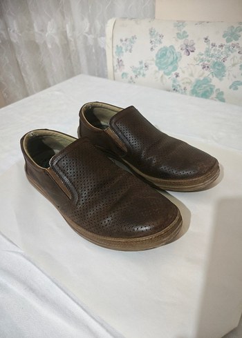Flo Ayakkabı Flogart Marka Kahverengi Delikli Deri Slip On Ayakkabi