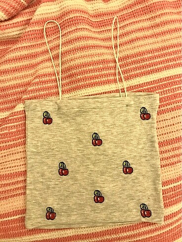 Kiraz desenli crop