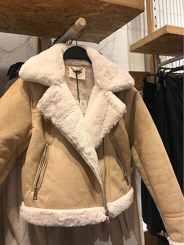 Pull Bear kürklü mont