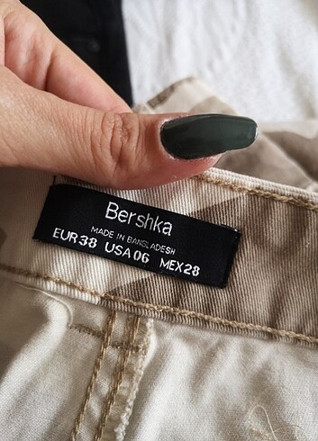 m Beden Bershka kamuflaj pantolon