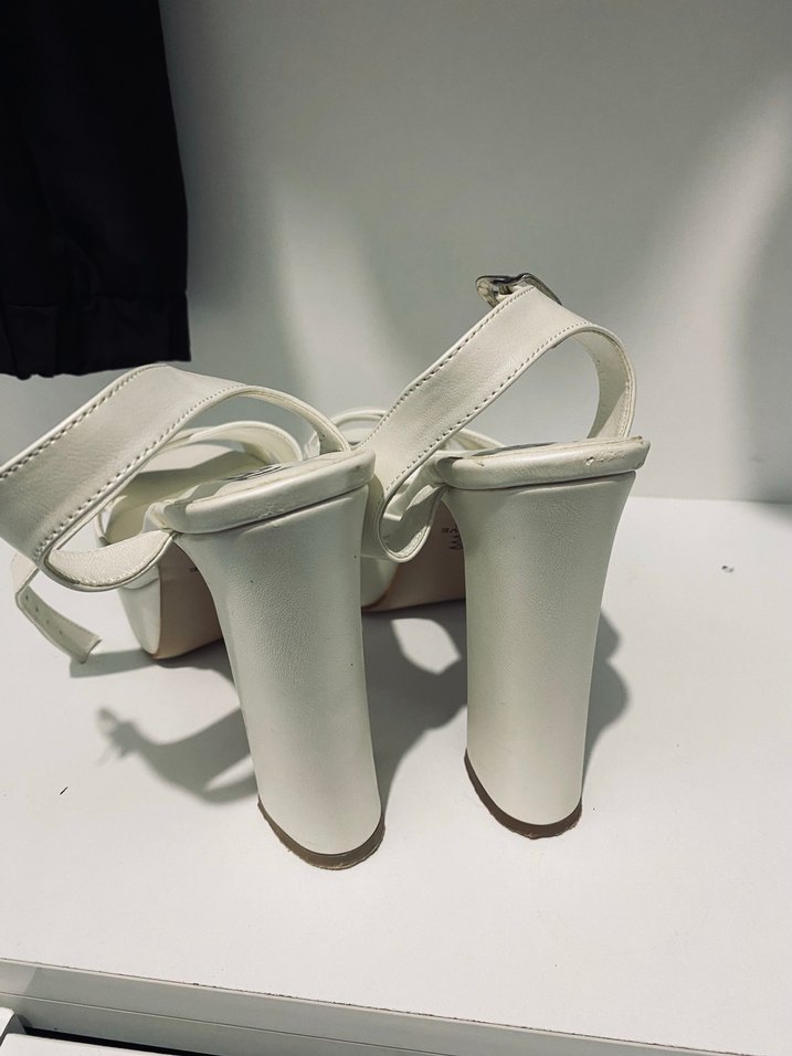 Beyaz Topuklu Kadın ayakkabı - Görsel 4