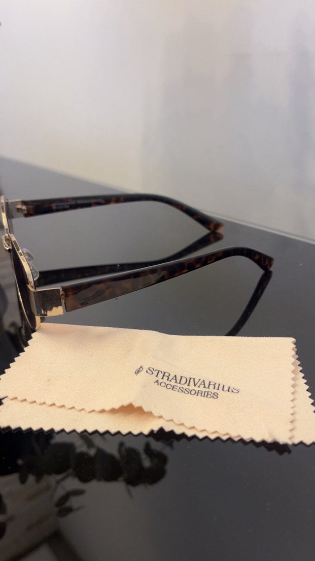 Stradivarius Retro Oval Güneş Gözlüğü — görsel 4/6