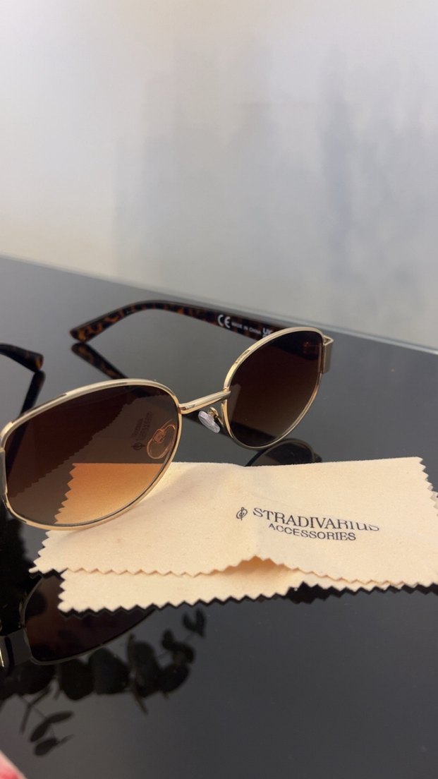 Stradivarius Retro Oval Güneş Gözlüğü — görsel 2/6