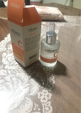 diğer Beden beyaz Renk Cosmed Leke giderici yoğun serum