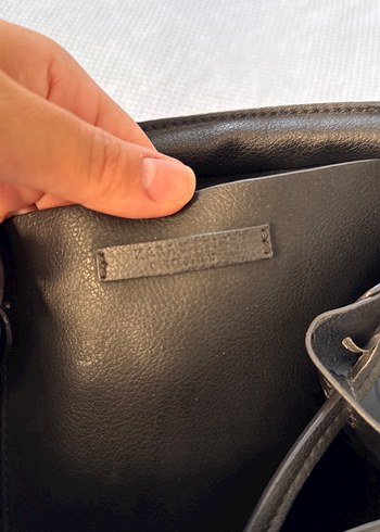 Minimalist Siyah Deri Kadın Sırt Çantası - Görsel 8