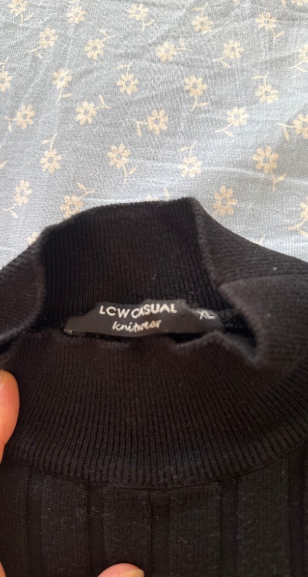 Siyah Boğazlı Kadın Triko Kazak - Görsel 3