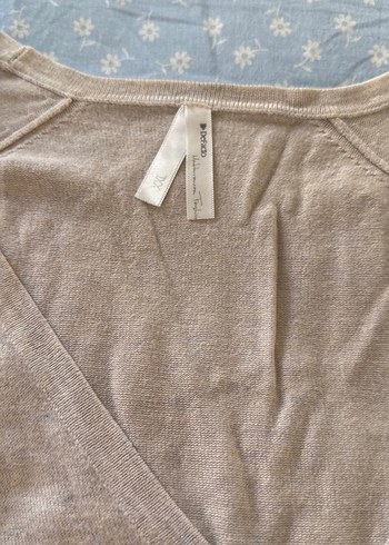 Bej V Yaka Düğmeli Keten Hırka - Görsel 3