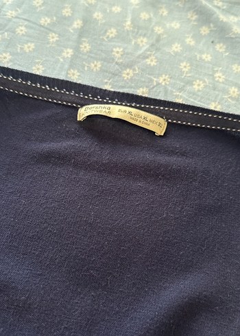 Düğmeli V Yakalı Lacivert Kadın Hırka - Görsel 3