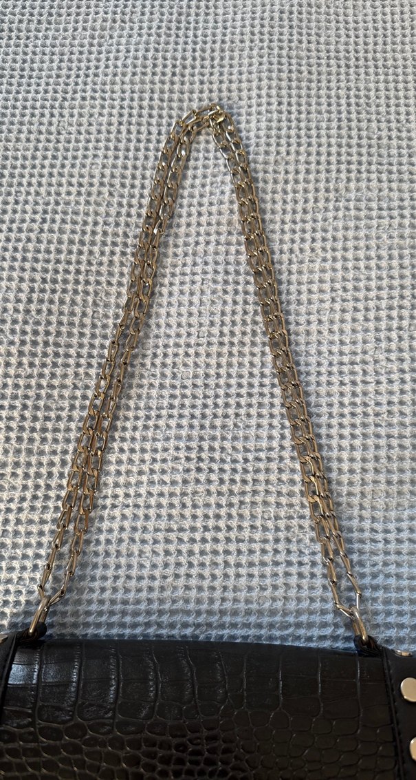 Zincir Detaylı Siyah Yılan Derisi Desenli Deri Çanta - Görsel 2