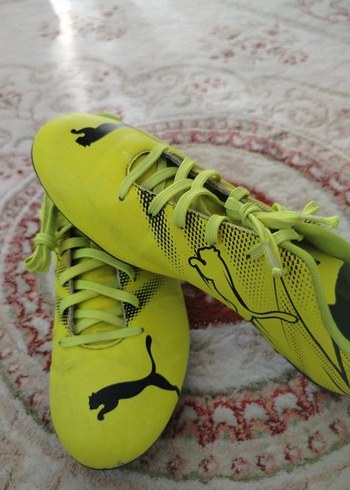 Puma Neon Sari Futbol Ayakkabisi