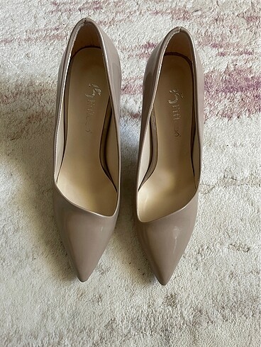 Parlak stiletto