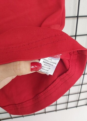 s Beden kırmızı Renk Tommy Hilfiger Crop Tshirt