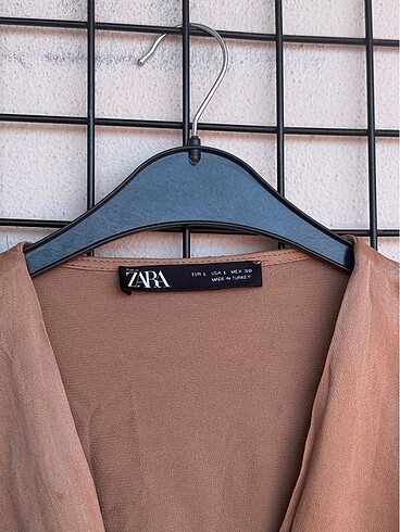 Zara Zara saten crop bluz