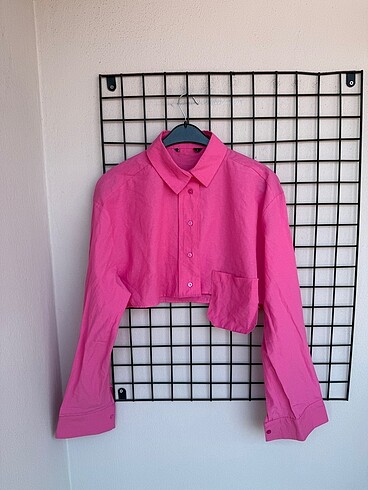 Pembe crop gömlek
