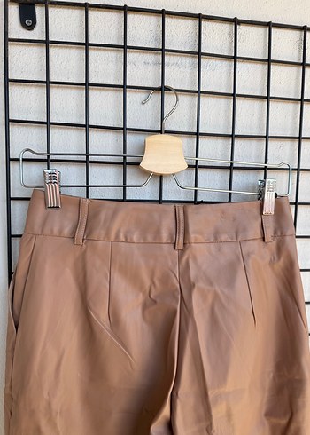 Kemerli Bej Mini Deri Kadın Pantolon - Görsel 6