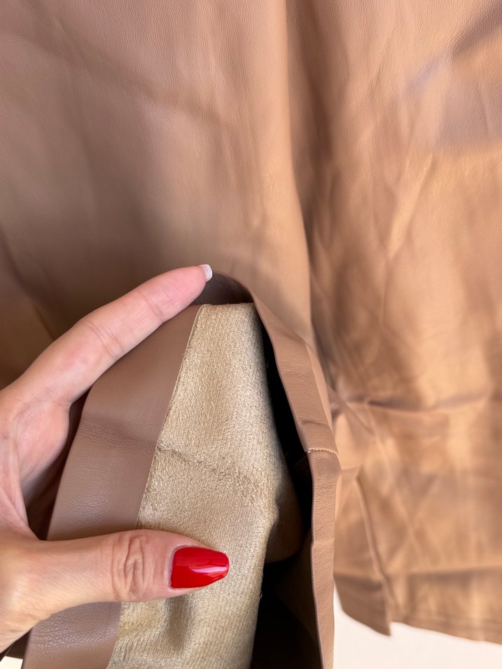 Kemerli Bej Mini Deri Kadın Pantolon - Görsel 4